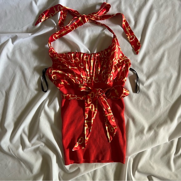 Bebe bow HALTER TOP • red with gold chain effect print• size M• - Picture 4 of 8